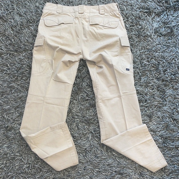 5.11 Tactical beige cargo pants - Picture 7 of 11